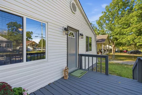 Exterior - 415 Durrett St, Springfield, TN 37172 photo 4 of 9