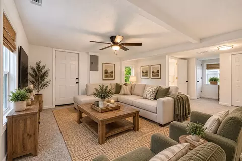 Living - 415 Durrett St, Springfield, TN 37172 photo 6 of 6