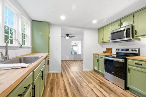 Kitchen - 415 Durrett St, Springfield, TN 37172 photo 3 of 6