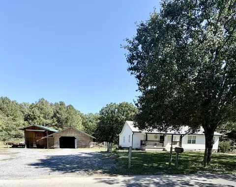 220 Moore Circle Rd NW, Charleston, TN 37310