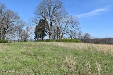 16 Temple Rd, Seymour, TN 37865