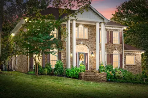 2704 Wakefield Dr, Clarksville, TN 37043