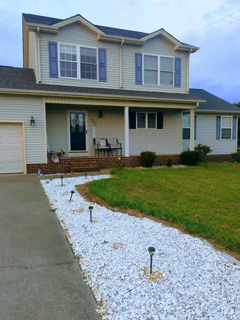 717 Claw Ct, Hopkinsville, KY 42240