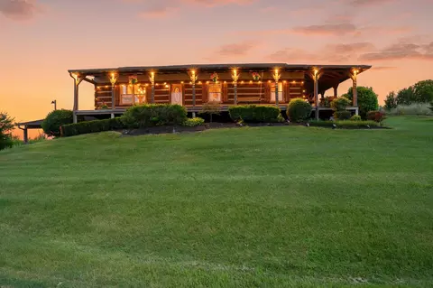 812 New Shackle Island Rd, Hendersonville, TN 37075