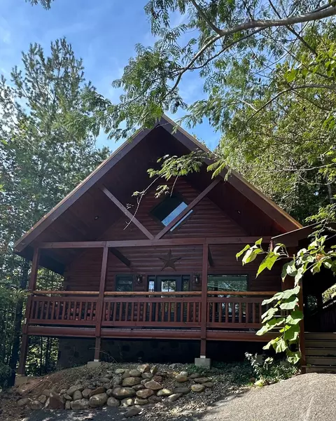 1634 Misty Hollow Way, Gatlinburg, TN 37738