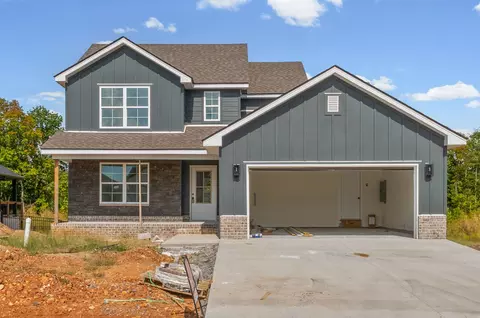 925 Bankside Dr, Clarksville, TN 37043