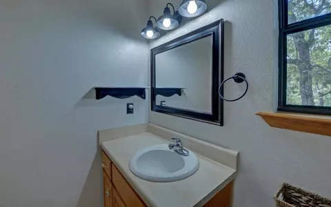 Bath - 36 Dwaynes Trl, Murphy, NC 28906 photo 3 of 4