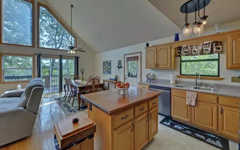 Kitchen - 36 Dwaynes Trl, Murphy, NC 28906 photo 1 of 2
