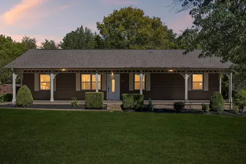 106 Brooklawn Dr, White House, TN 37188