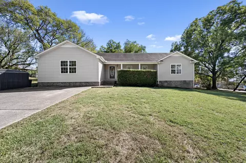 200 Broad St, Wartrace, TN 37183