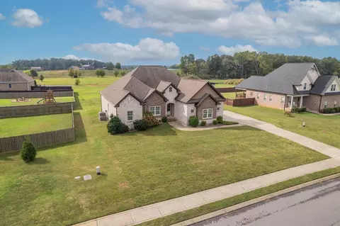 132 Bloomsbury Dr, Portland, TN 37148