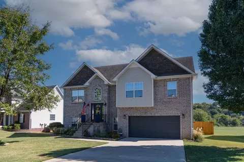 853 E Accipiter Cir, Clarksville, TN 37043