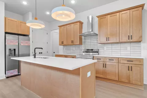 196 Queen Ave # B, Nashville, TN 37207