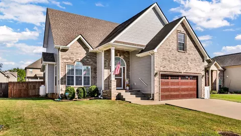1005 Shirley Dr, Clarksville, TN 37042