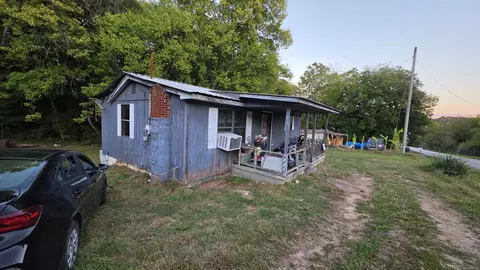 174 Cass Ln NW, Charleston, TN 37310