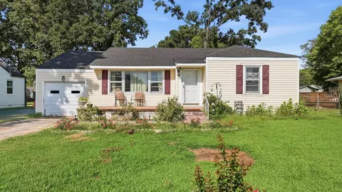 102 Tanforan Dr, Rossville, GA 30741
