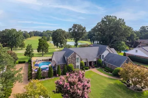 8332 Countrywood Fwy, Cordova, TN 38016