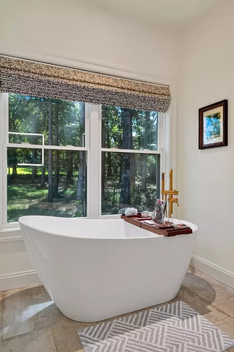 Bath - 753 Vintage Dr, Baxter, TN 38544 photo 4 of 15