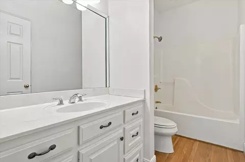 Bath - 2440 Maple Grove Rd, Dickson, TN 37055 photo 4 of 5