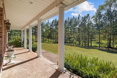 Exterior - 2440 Maple Grove Rd, Dickson, TN 37055 photo 4 of 14