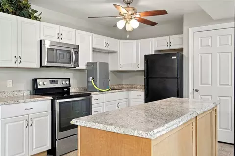 Kitchen - 2440 Maple Grove Rd, Dickson, TN 37055 photo 5 of 6