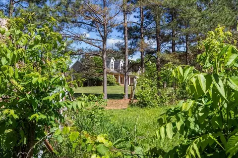 Exterior - 2440 Maple Grove Rd, Dickson, TN 37055 photo 10 of 14