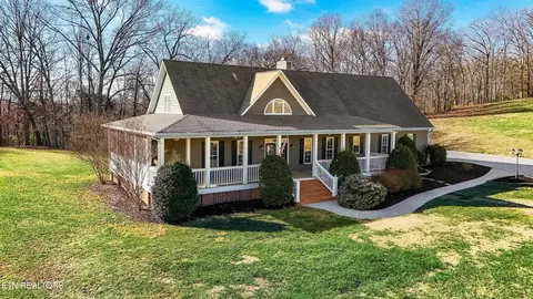 190 Vineyard Cove Dr, Loudon, TN 37774