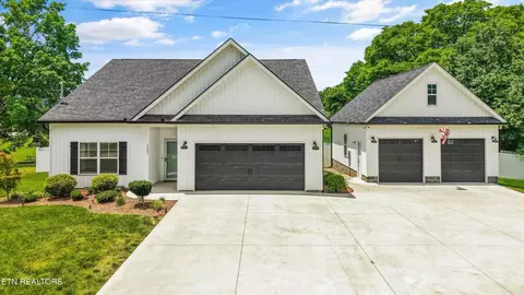 7605 Cedarcrest Rd, Knoxville, TN 37938