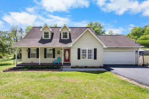 355 Eagle Bluff Rd, Jacksboro, TN 37757