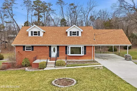 168 Cumberland View Dr, Oak Ridge, TN 37830