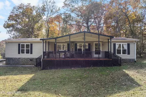 2315 Jim Henry Rd, Dandridge, TN 37725