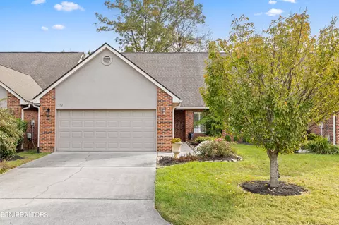 552 Farragut Commons Dr, Knoxville, TN 37934
