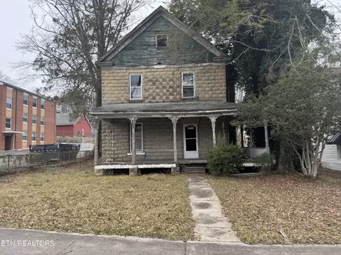 316 Morgan Ave, Harriman, TN 37748