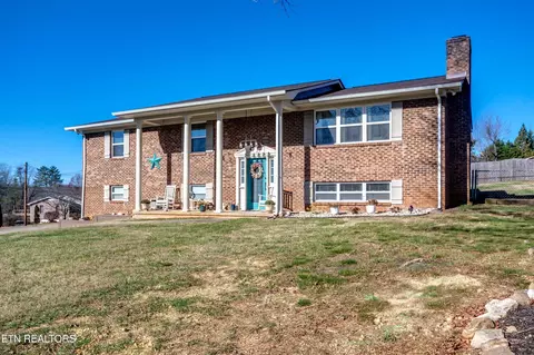 7108 W Chermont Cir, Knoxville, TN 37918