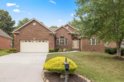212 Windstone Blvd, Powell, TN 37849 photo 1