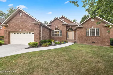 212 Windstone Blvd, Powell, TN 37849 photo 2