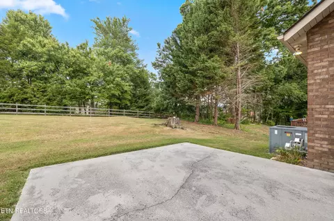 212 Windstone Blvd, Powell, TN 37849 photo 13