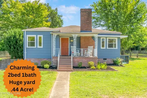 1110 Farris Dr, Knoxville, TN 37912