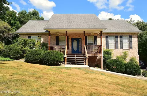 110 Overlook Ln, Clinton, TN 37716