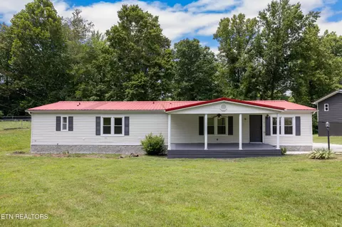 288 Vanover Ln, Jacksboro, TN 37757