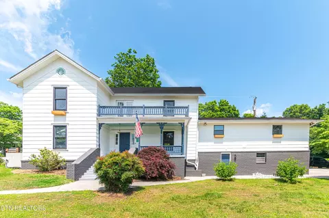 700 Medaris St, Clinton, TN 37716