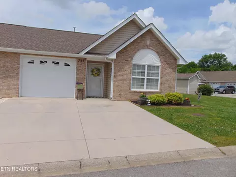 741 Greensboro Way, Knoxville, TN 37912