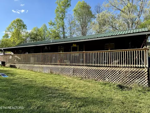 175 Woodfield Ln, La Follette, TN 37766