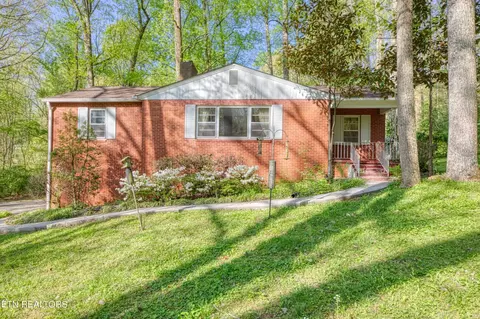6005 Weems Rd, Knoxville, TN 37918