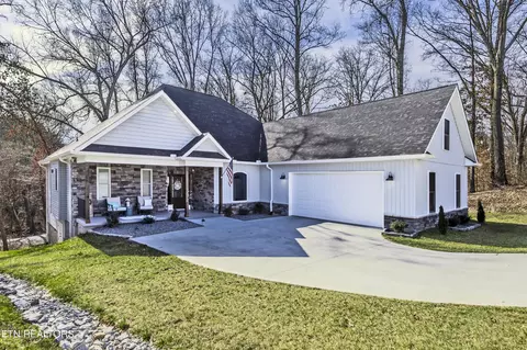 102 Doya Ln, Loudon, TN 37774