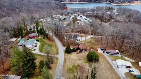 11 Lindsey Mill Cir, Rocky Top, TN 37769