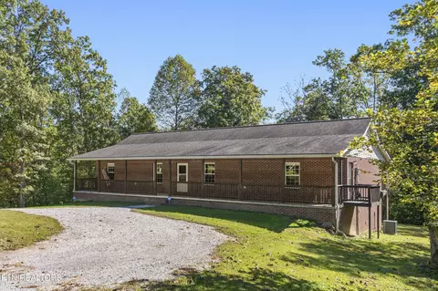 207 Little White Oak Rd, Duff, TN 37729