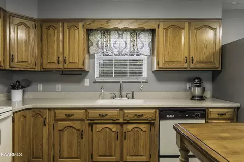 2530 Dogwood Ln, Talbott, TN 37877 photo 7