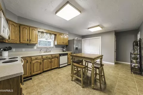 2530 Dogwood Ln, Talbott, TN 37877 photo 6