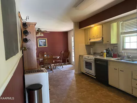 8108 Sharp Rd, Powell, TN 37849 photo 6